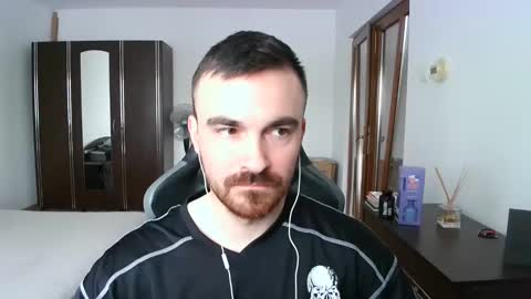 Snapshot of mu5clemania chatting on 03-28-26, 08:14 Victor online show from 03-28-26, 08:14