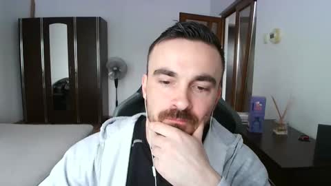 Snapshot of mu5clemania chatting on 03-29-26, 08:25 Victor online show from 03-29-26, 08:25