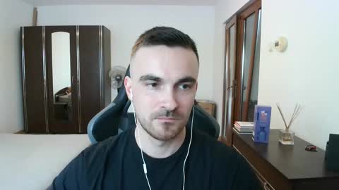 Snapshot of mu5clemania chatting on 04-01-26, 01:41 Victor online show from 04-01-26, 01:41