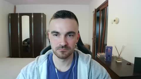 Snapshot of mu5clemania chatting on 04-03-26, 05:49 Victor online show from 04-03-26, 05:49