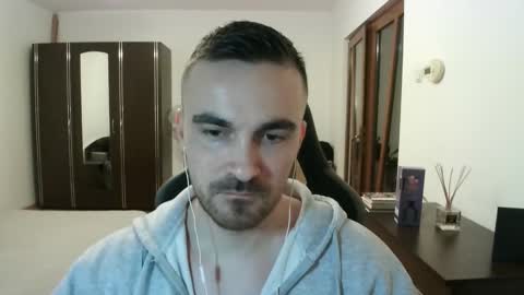 Snapshot of mu5clemania chatting on 04-05-26, 08:28 Victor online show from 04-05-26, 08:28