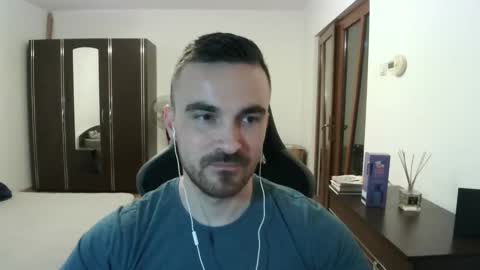 Snapshot of mu5clemania chatting on 04-08-26, 07:03 Victor online show from 04-08-26, 07:03