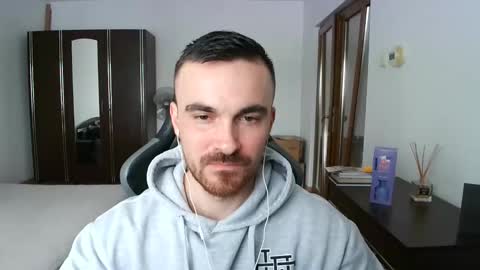 Snapshot of mu5clemania chatting on 04-10-26, 12:21 Victor online show from 04-10-26, 12:21