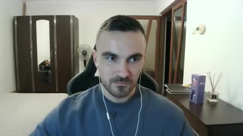 Snapshot of mu5clemania chatting on 04-13-26, 06:13 Victor online show from 04-13-26, 06:13