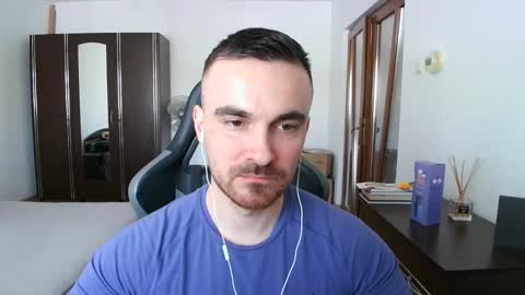 Snapshot of mu5clemania chatting on 04-14-26, 11:38 Victor online show from 04-14-26, 11:38