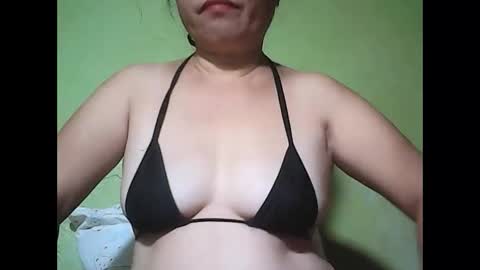 Snapshot of muffy_bunny chatting on 06-06-26, 01:32 muffy_bunny online show from 06-06-26, 01:32