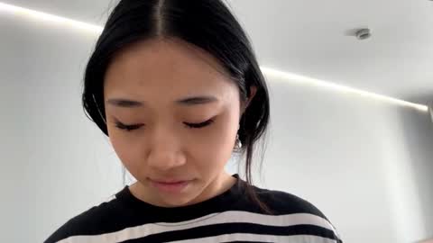 Mia online show from 03-10-26, 01:32