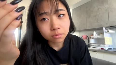 Mia online show from 04-07-26, 10:09