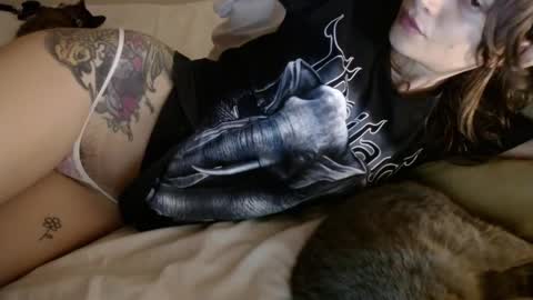   online show from 05-19-26, 07:04