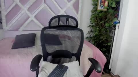 muriell_69 online show from 06-04-26, 06:36