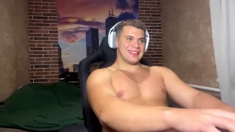 Snapshot of musclephantom chatting on 06-17-26, 08:10 Egor online show from 06-17-26, 08:10