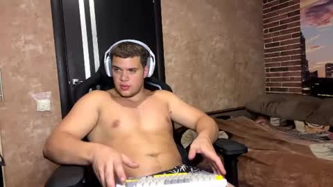 Snapshot of musclephantom chatting on 06-25-26, 09:08 Egor online show from 06-25-26, 09:08