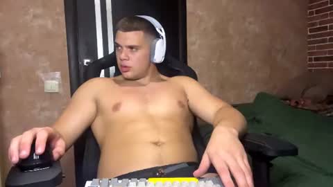 Snapshot of musclephantom chatting on 07-10-26, 08:55 Egor online show from 07-10-26, 08:55