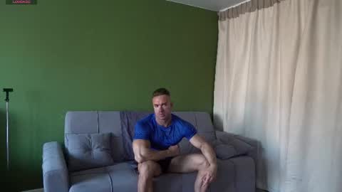 Snapshot of muscularfriend chatting on 06-21-26, 01:41 Ivan online show from 06-21-26, 01:41