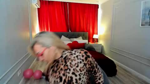 Snapshot of museofstage chatting on 03-26-26, 11:27 Diana online show from 03-26-26, 11:27