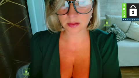 Snapshot of music_fairy chatting on 05-30-26, 10:01 Lana online show from 05-30-26, 10:01