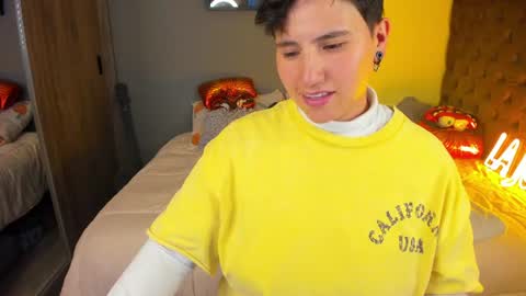 Snapshot of musicayluna chatting on 07-02-26, 03:23 VALENTINA Luna online show from 07-02-26, 03:23