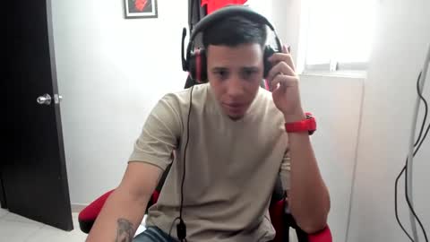 Snapshot of mustafa_hot01 chatting on 02-22-25, 01:35 Mustafa online show from 02-22-25, 01:35