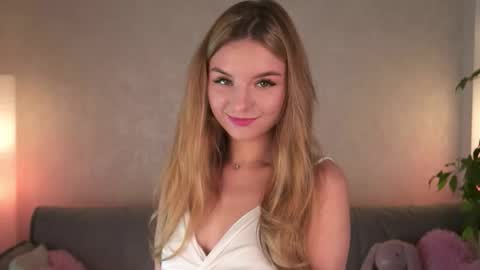 Polly online show from 02-06-26, 01:25