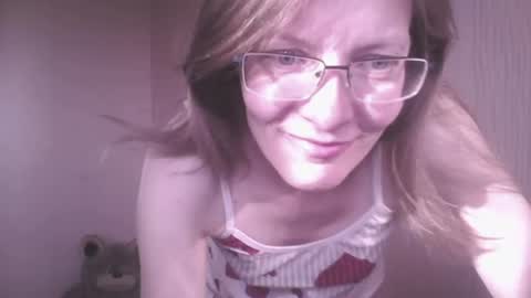 Snapshot of mysterious_blondy chatting on 07-09-26, 12:37 mysterious_blondy online show from 07-09-26, 12:37