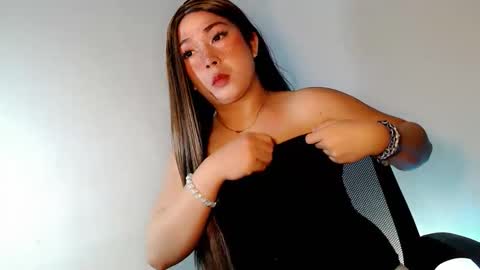 Snapshot of mysterious_kim chatting on 03-20-26, 02:38 kimmy online show from 03-20-26, 02:38