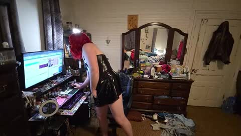 Snapshot of mysteryblue62 chatting on 11-30-25, 12:14 Mystery Blue and Mistress Prude online show from 11-30-25, 12:14