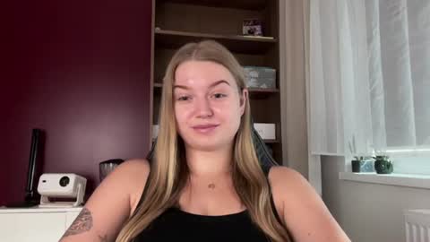 Snapshot of mysteryericax chatting on 07-20-26, 07:44 Erica online show from 07-20-26, 07:44