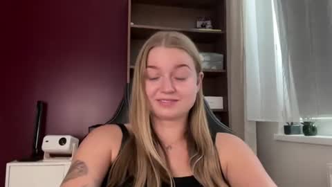 Snapshot of mysteryericax chatting on 07-20-26, 10:39 Erica online show from 07-20-26, 10:39