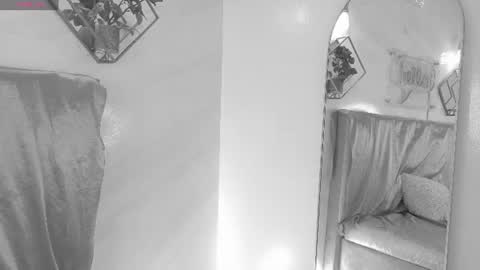 Snapshot of naamah_b chatting on 06-18-26, 02:43 naamah_b online show from 06-18-26, 02:43
