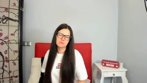 nadiatrue online show from 06-19-26, 06:18