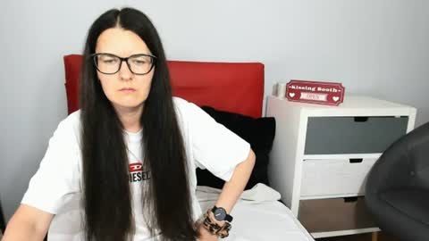 nadiatrue online show from 06-19-26, 06:23