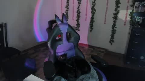 naeniademont online show from 06-05-26, 03:51