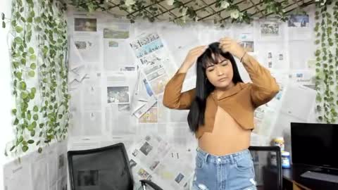 nahomi_hot2002 online show from 06-18-26, 01:15