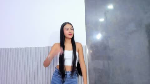 nahomy_park online show from 04-21-26, 11:49