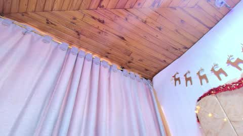 Naia x online show from 12-17-25, 08:15