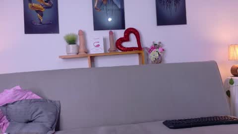 nairagold_ online show from 04-07-26, 12:55