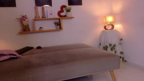 nairagold_ online show from 05-15-26, 10:50