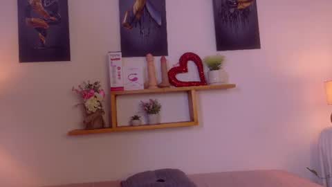 Snapshot of nairagold_ chatting on 06-14-26, 12:41 nairagold_ online show from 06-14-26, 12:41