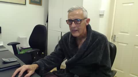 Snapshot of nakedcarpenteruk chatting on 12-20-25, 02:24 nakedcarpenteruk online show from 12-20-25, 02:24