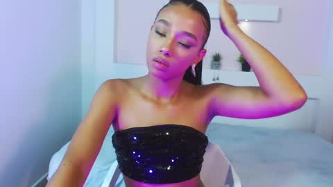 Namoi Smith online show from 12-23-24, 06:55