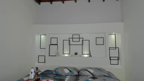 Namoi Smith online show from 02-14-25, 04:47