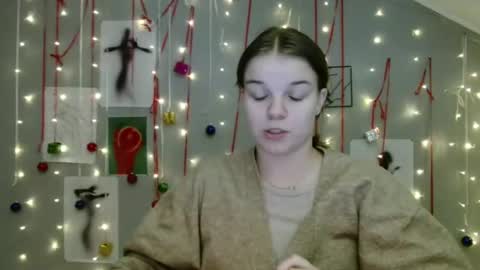 Nana online show from 11-18-25, 09:03