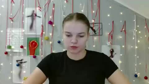 Nana online show from 11-24-25, 09:09