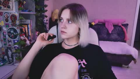 Snapshot of nanitamoore chatting on 05-16-26, 07:34 Monday-Friday 12-4 AM and 6-9 AM New York time online show from 05-16-26, 07:34