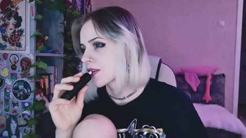 Snapshot of nanitamoore chatting on 05-17-26, 10:06 Monday-Friday 12-4 AM and 6-9 AM New York time online show from 05-17-26, 10:06