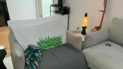 Snapshot of nannerbrains chatting on 04-12-26, 07:41 nannerbrains online show from 04-12-26, 07:41