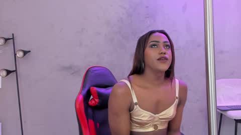 Snapshot of naomi__blair chatting on 04-16-26, 05:08 Naomi Blair online show from 04-16-26, 05:08