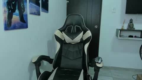 naomi_berckley online show from 10-09-25, 06:55