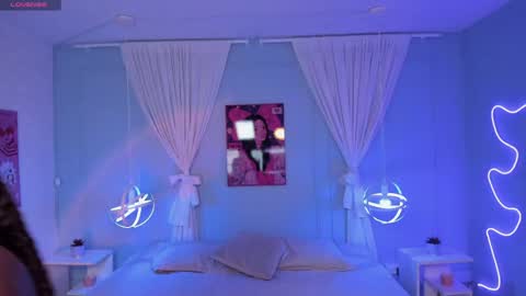 Naomi online show from 04-08-26, 07:36