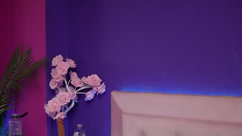  Naomi  online show from 05-15-26, 09:55